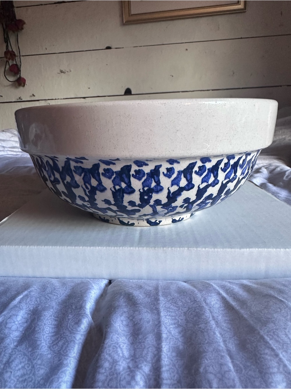 ANTIQUE BLUE
SPONGEWARE MIXING
BOWL 10 3/4 x 4 1/2 inches